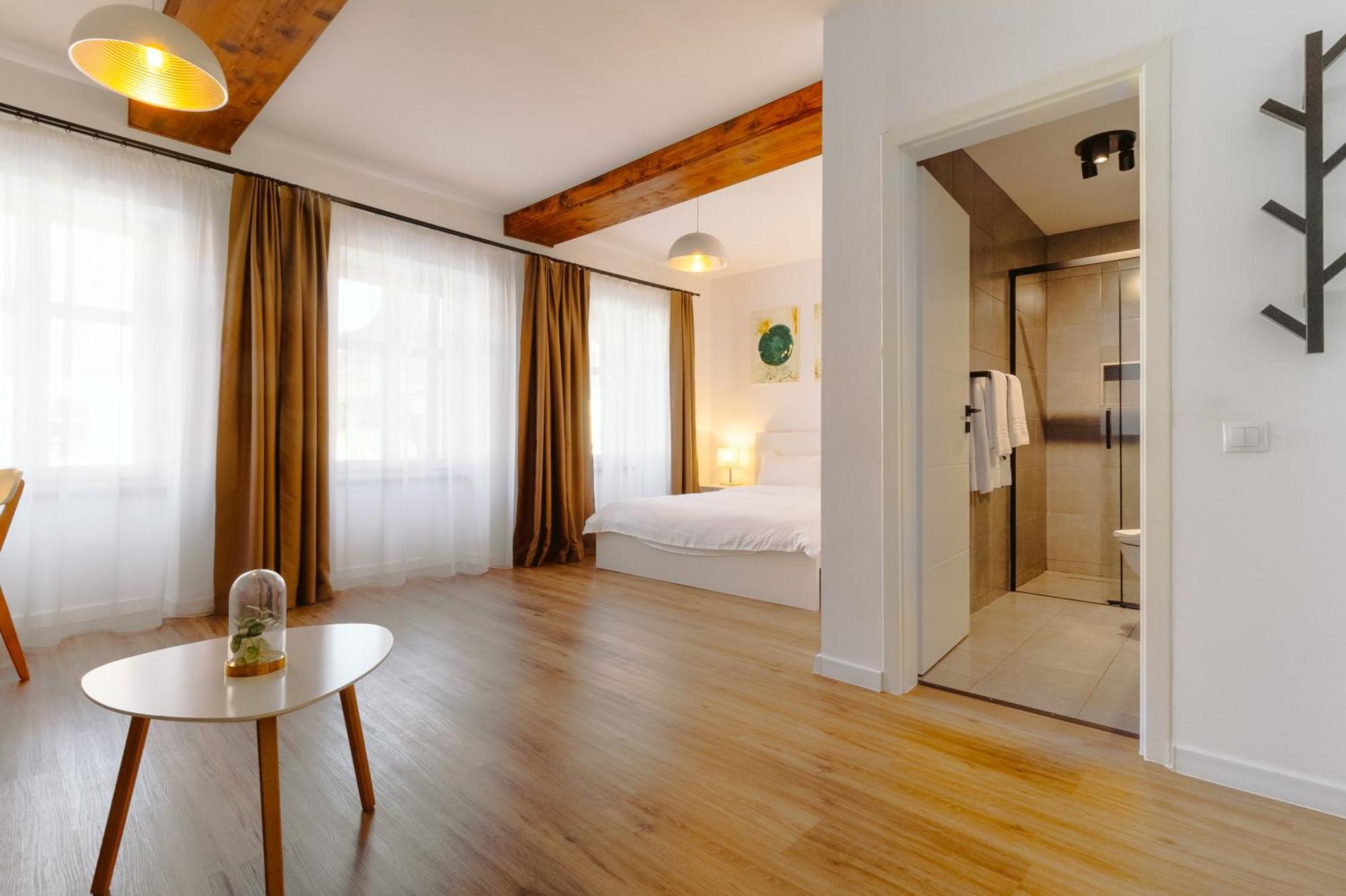 Отель Townhouse Boutique Сибиу Экстерьер фото