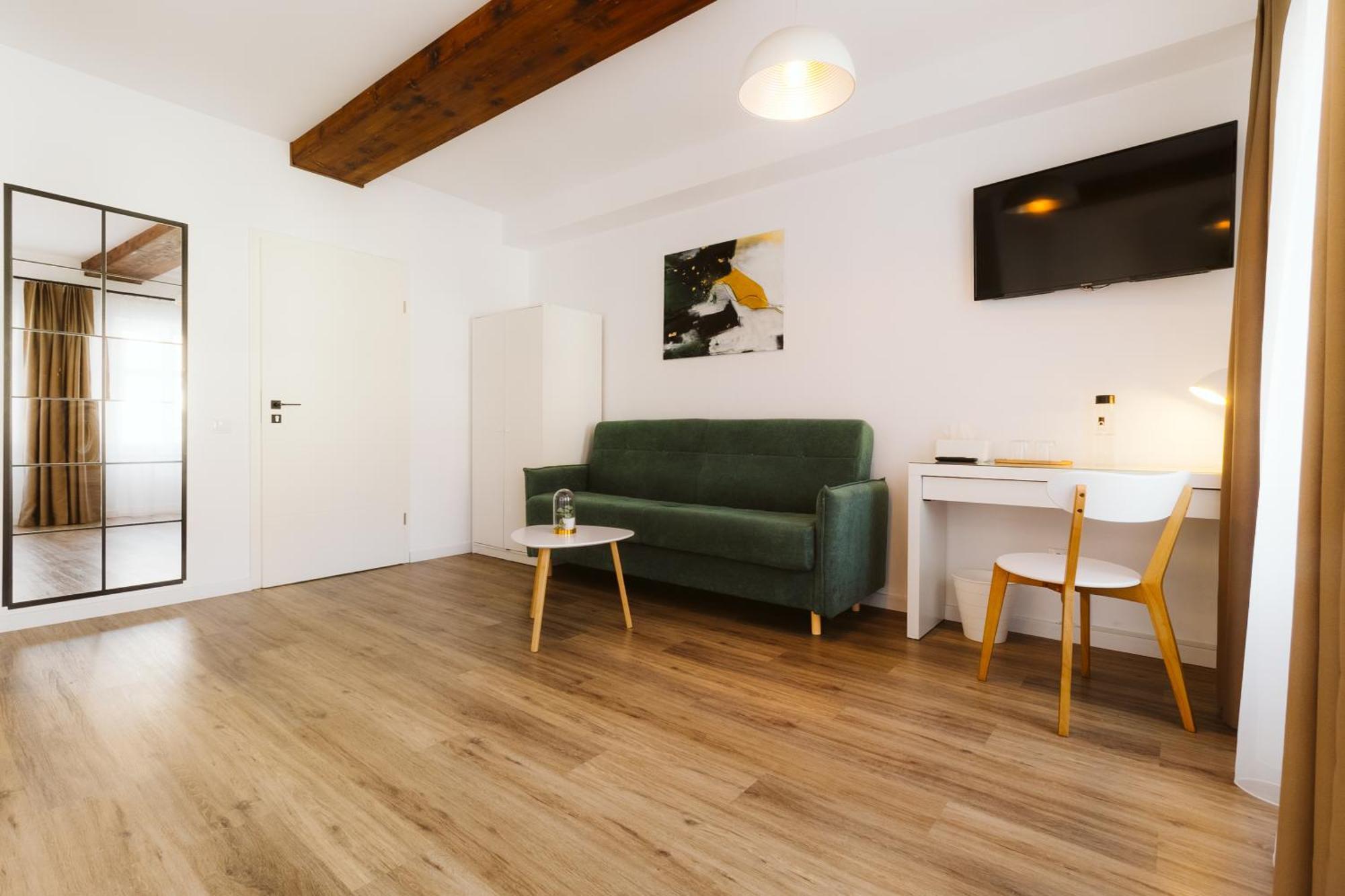 Отель Townhouse Boutique Сибиу Экстерьер фото